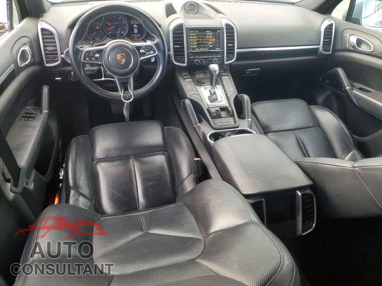 PORSCHE CAYENNE 2016 - WP1AA2A20GKA15799