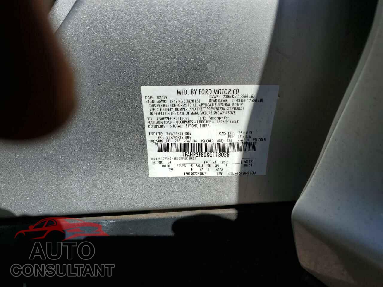 FORD TAURUS 2019 - 1FAHP2F80KG118038