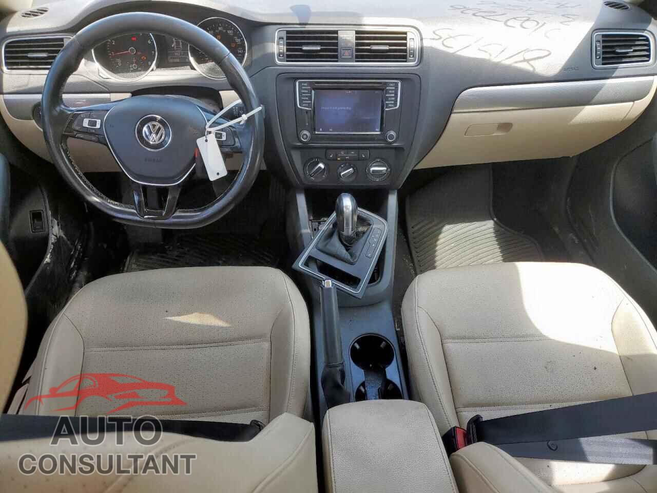 VOLKSWAGEN JETTA 2017 - 3VWDB7AJ2HM364566