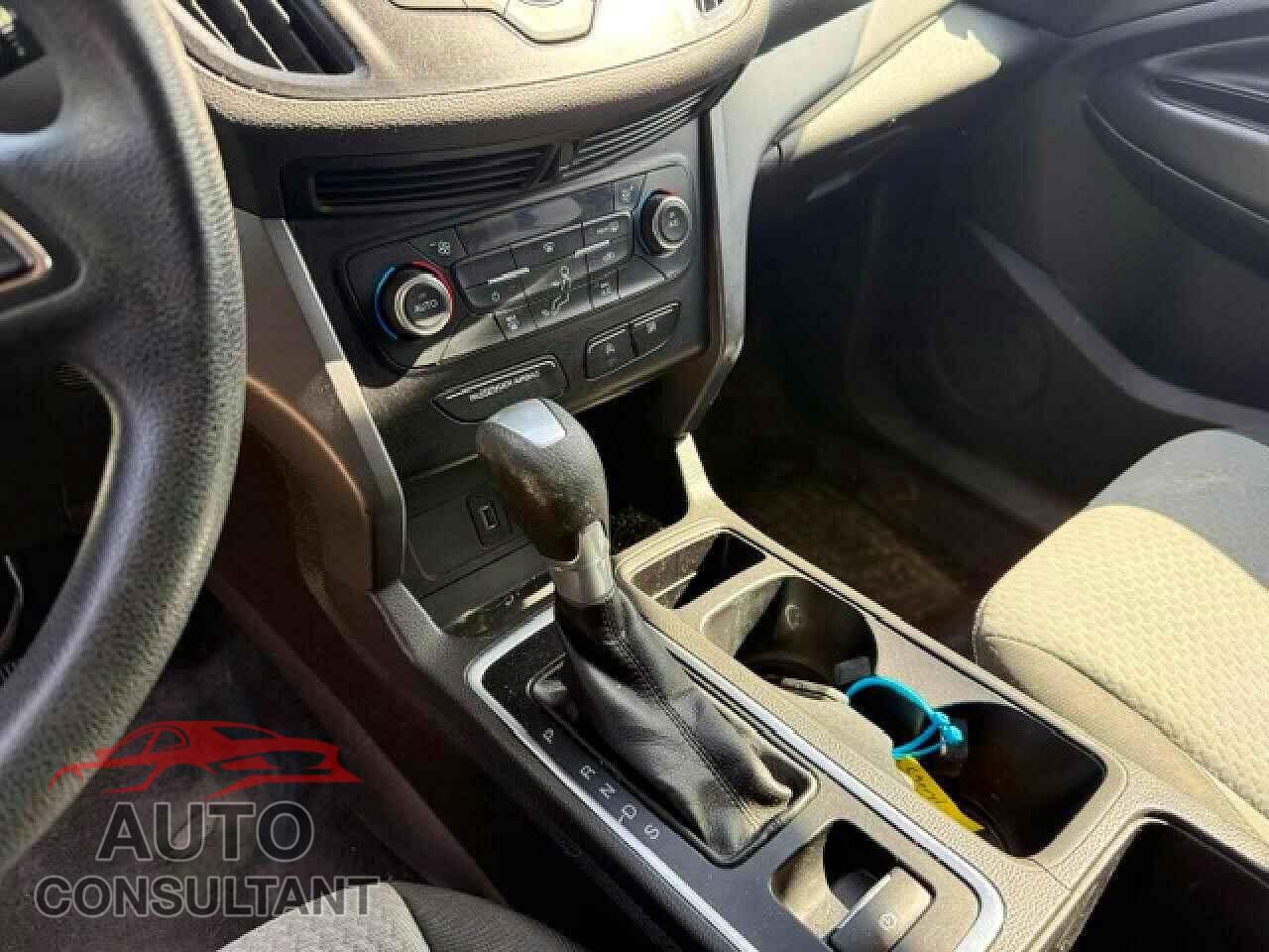 FORD ESCAPE 2017 - 1FMCU9GD2HUA33113