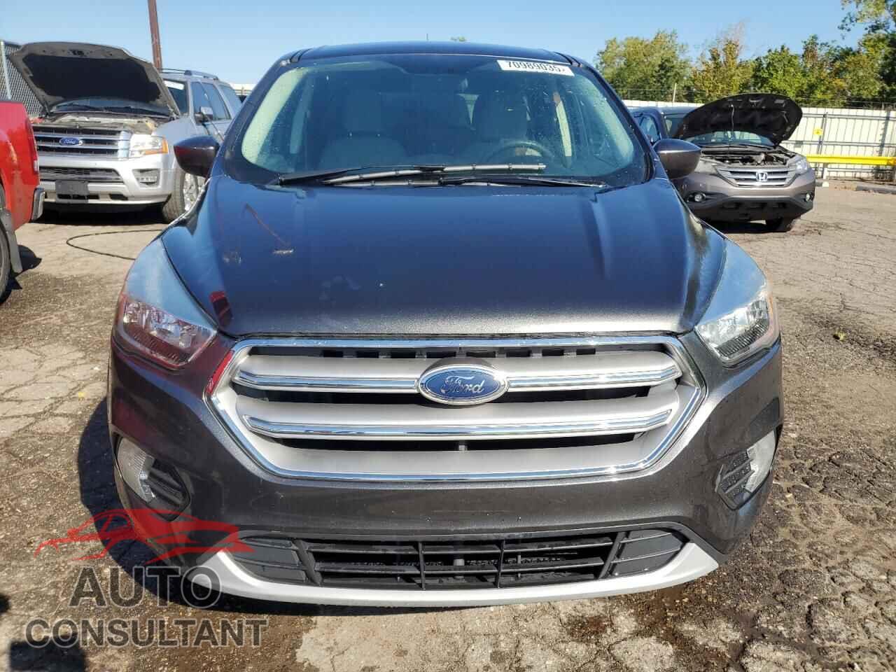FORD ESCAPE 2017 - 1FMCU9GDXHUB58652