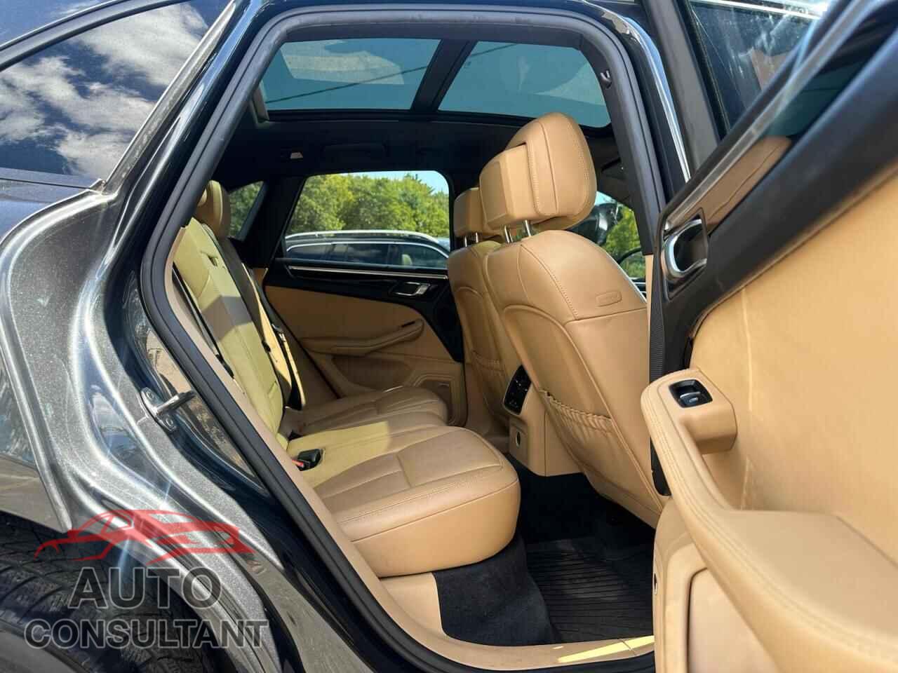 PORSCHE MACAN 2018 - WP1AA2A58JLB04564