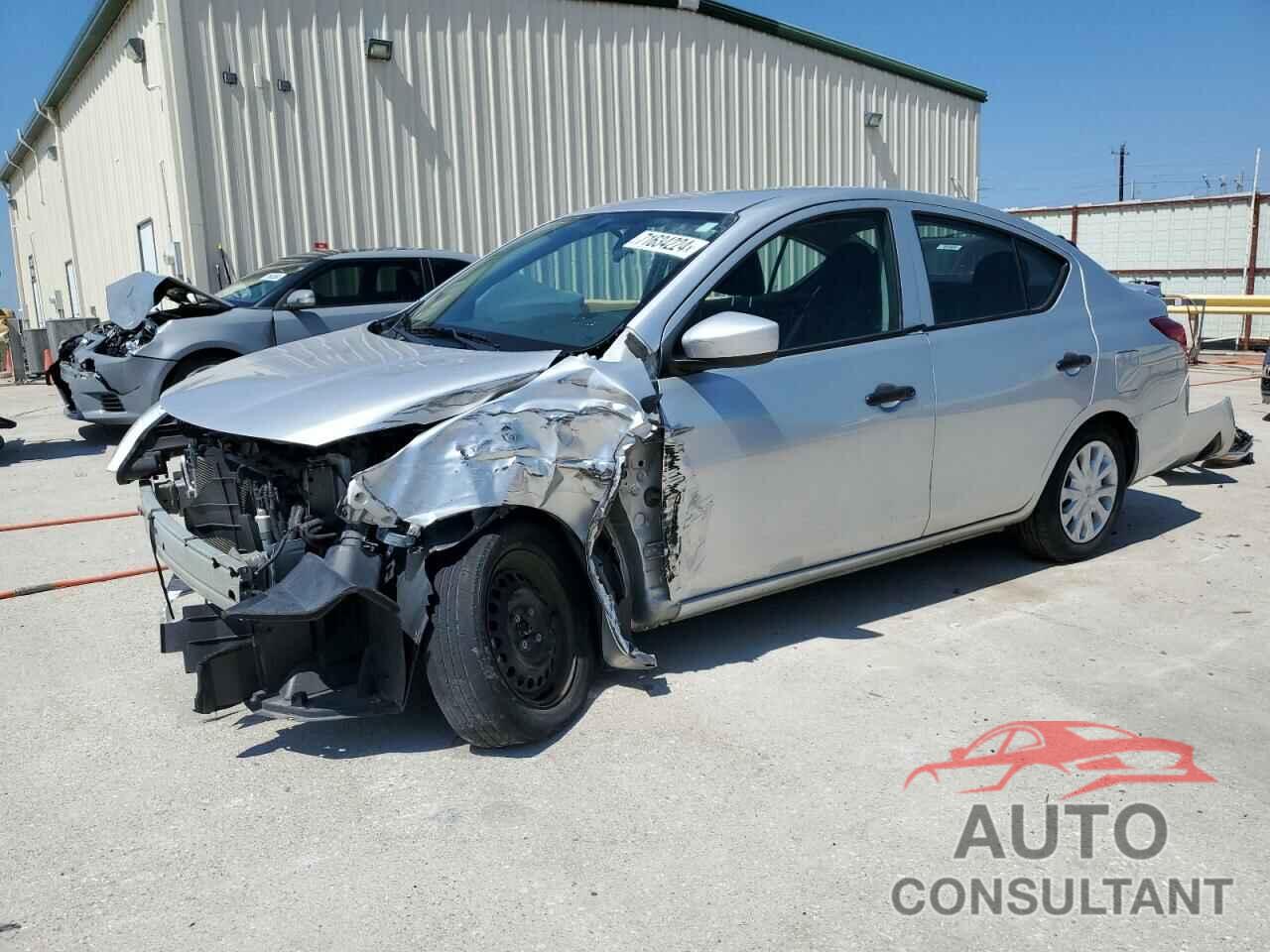 NISSAN VERSA 2018 - 3N1CN7AP5JL816731