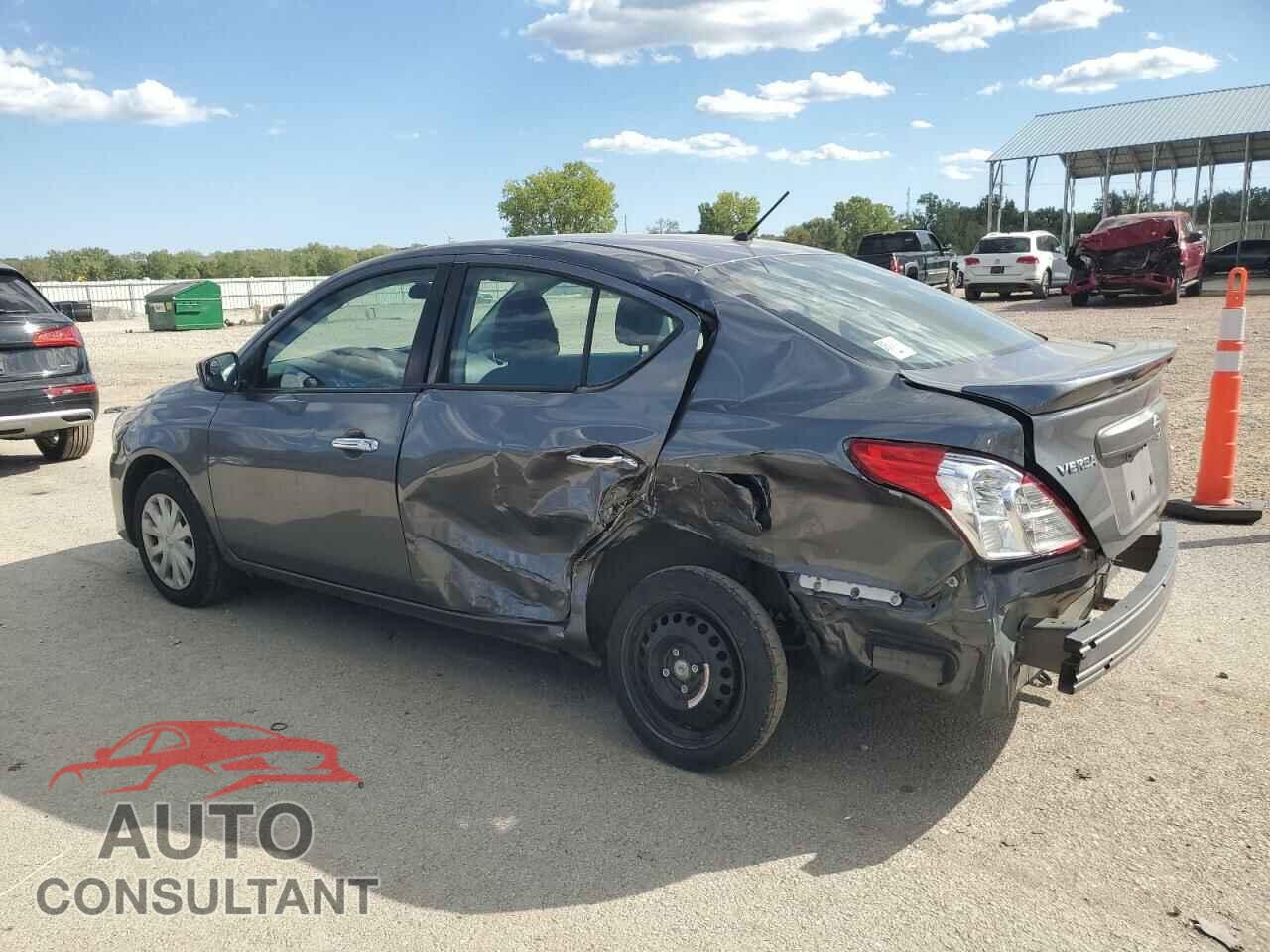 NISSAN VERSA 2017 - 3N1CN7AP1HL849493