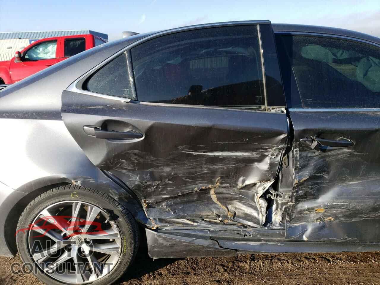 LEXUS IS 2019 - JTHC81D24K5036348