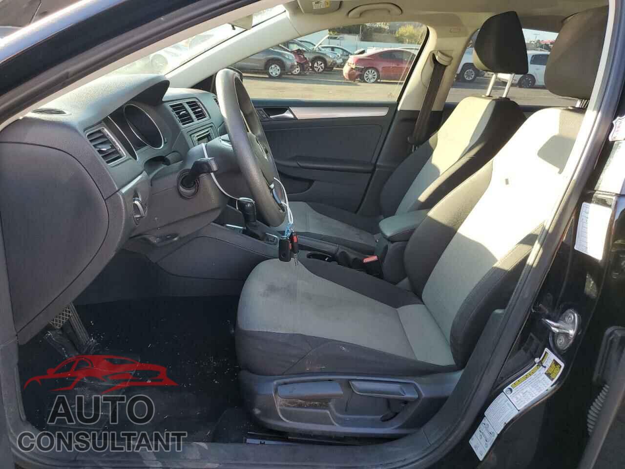 VOLKSWAGEN JETTA 2017 - 3VW2B7AJXHM287002