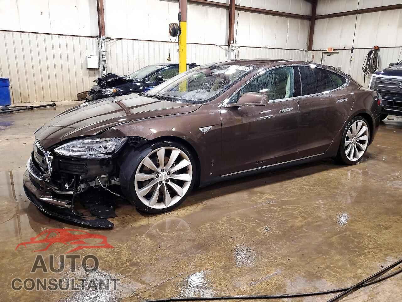 TESLA MODEL S 2013 - 5YJSA1CG2DFP05071