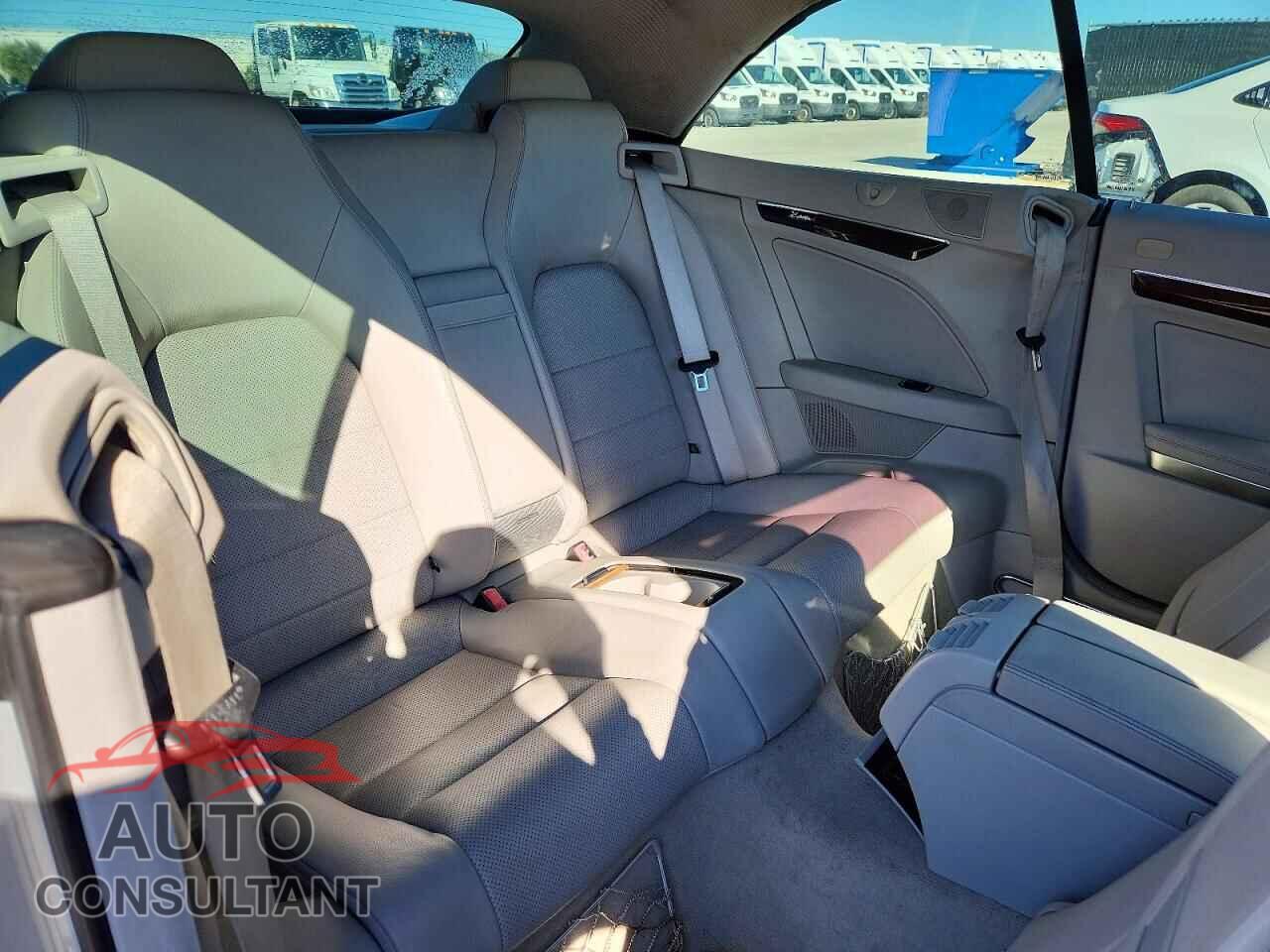 MERCEDES-BENZ E-CLASS 2011 - WDDKK5GF8BF050192