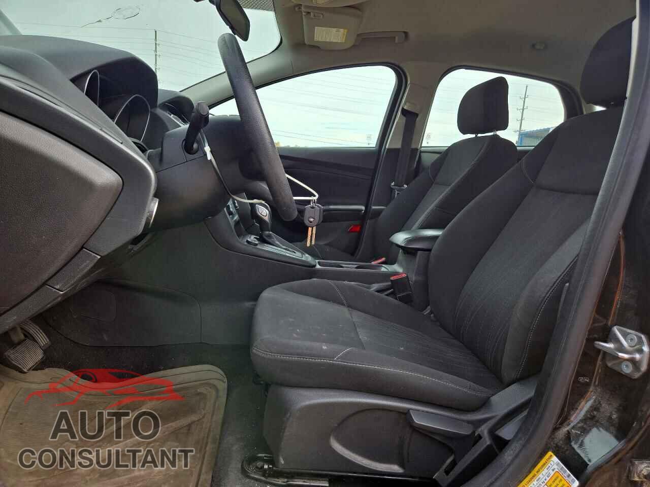 FORD FOCUS 2015 - 1FADP3K25FL293873