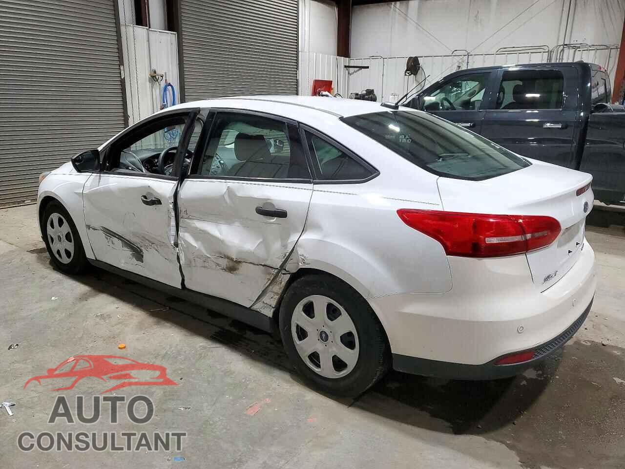 FORD FOCUS 2015 - 1FADP3E23FL315221