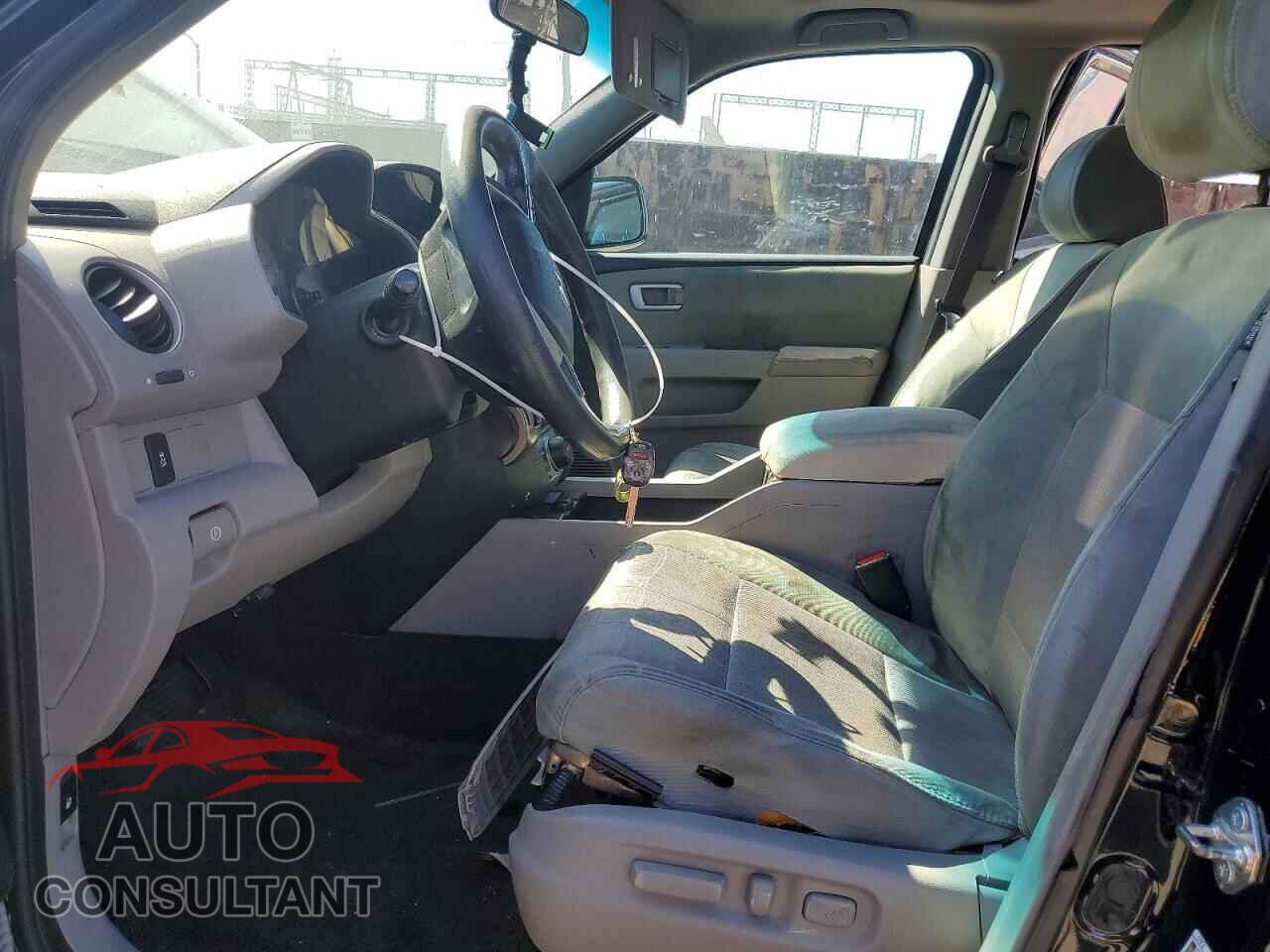 HONDA PILOT 2015 - 5FNYF3H32FB005292