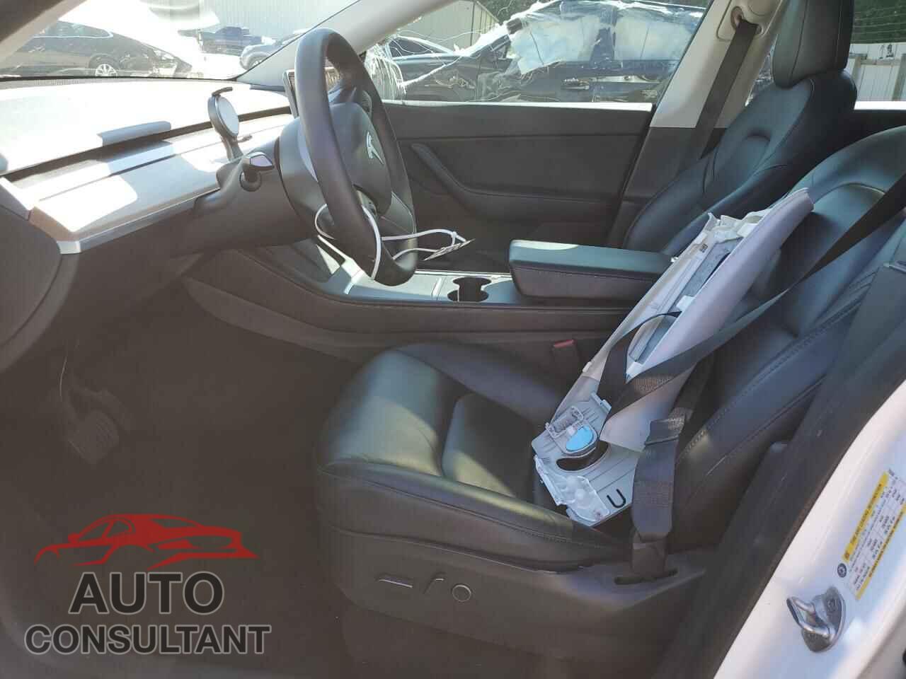 TESLA MODEL Y 2021 - 5YJYGAEEXMF255268