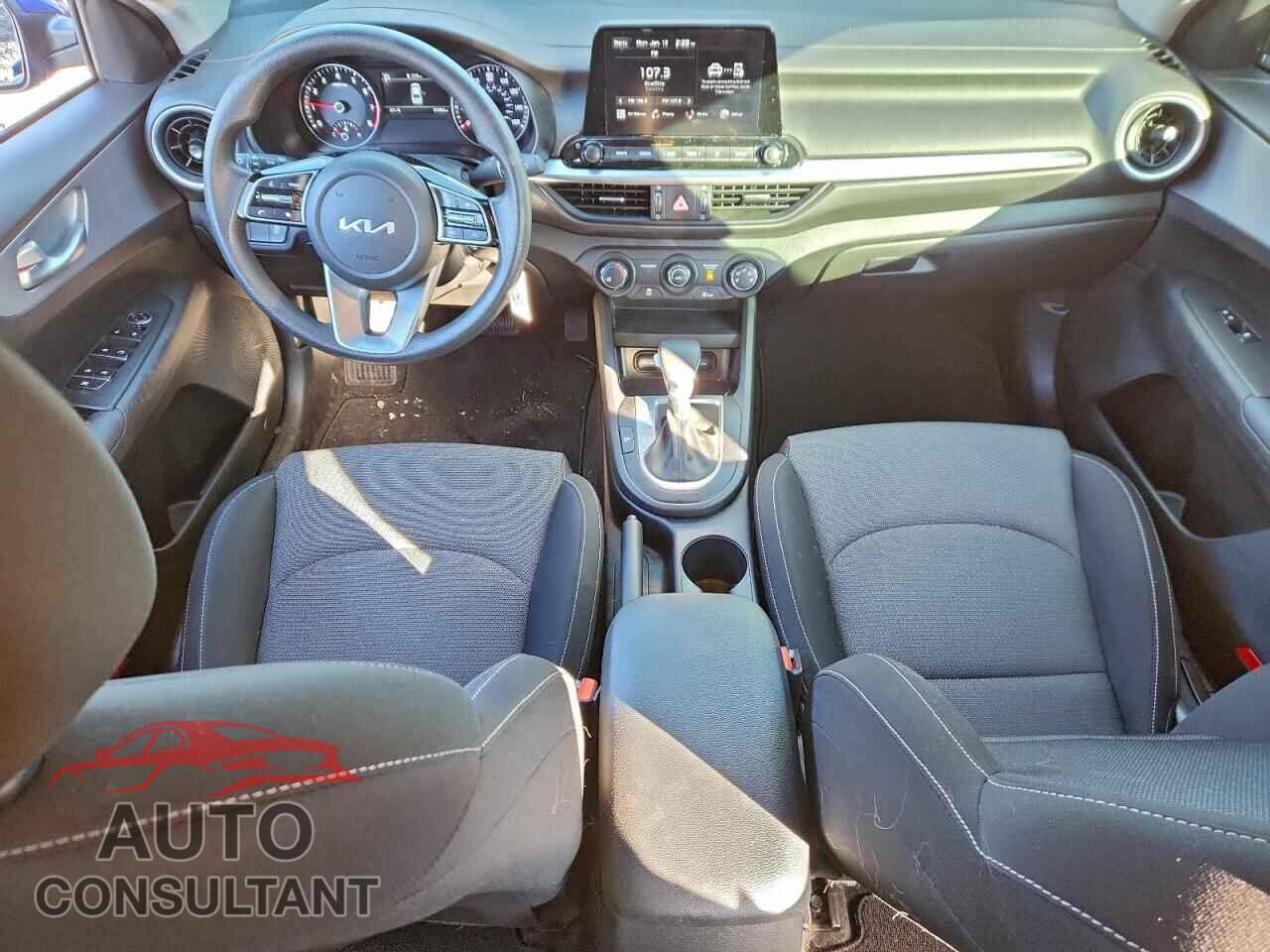KIA FORTE 2023 - 3KPF24AD8PE564123