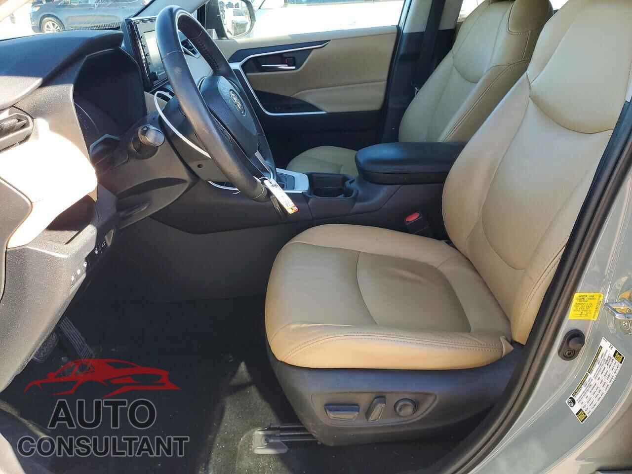 TOYOTA RAV4 2020 - 2T3W1RFV7LC069400