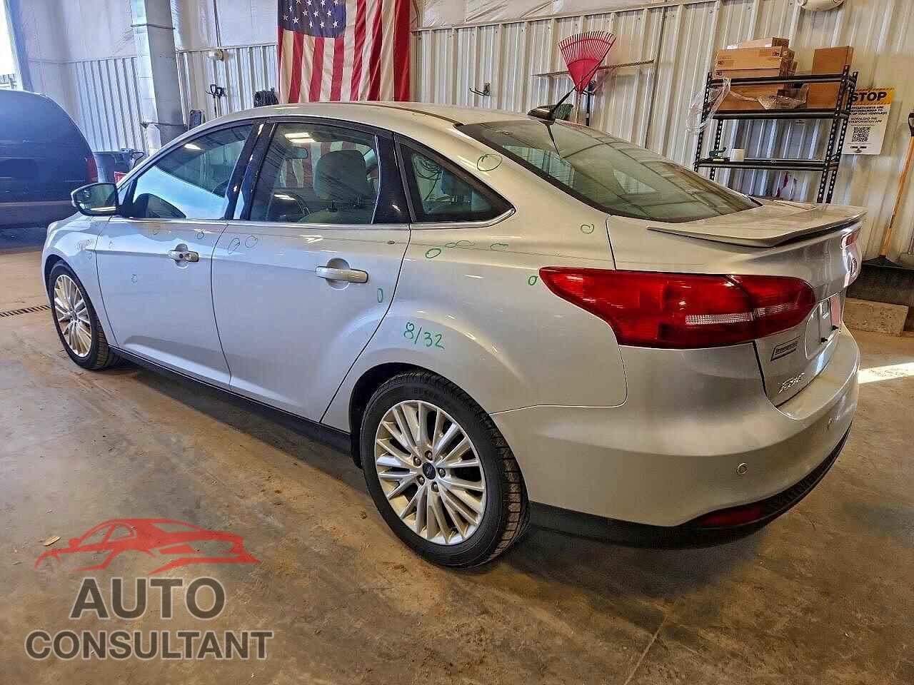 FORD FOCUS 2017 - 1FADP3J27HL287867