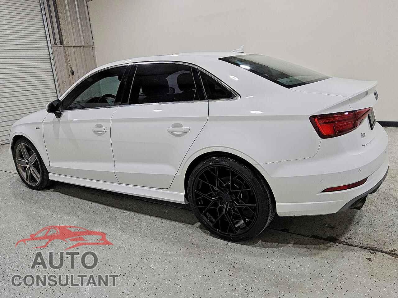 AUDI A3 2018 - WAUJ8GFF5J1015216
