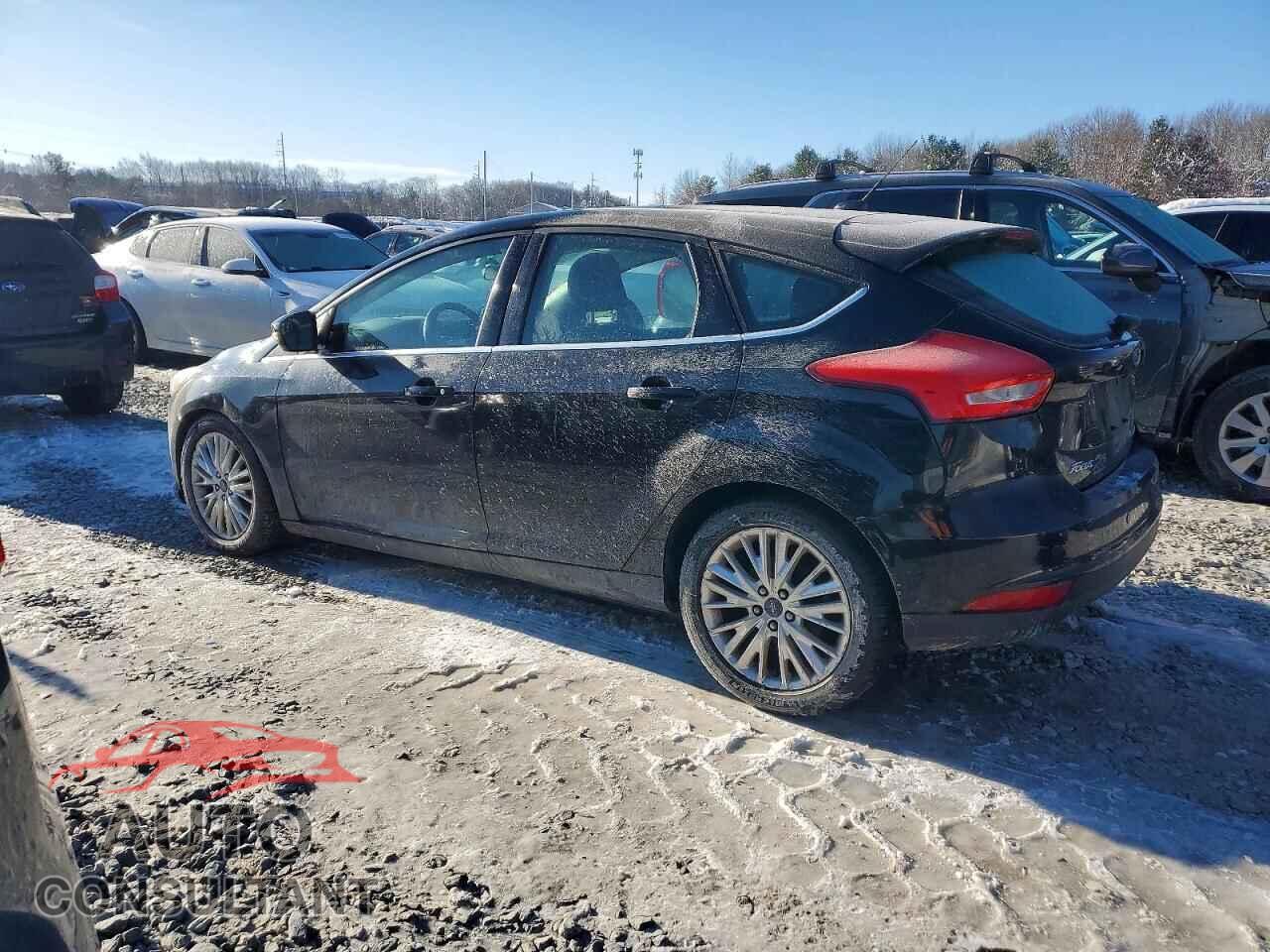 FORD FOCUS 2015 - 1FADP3N20FL272702