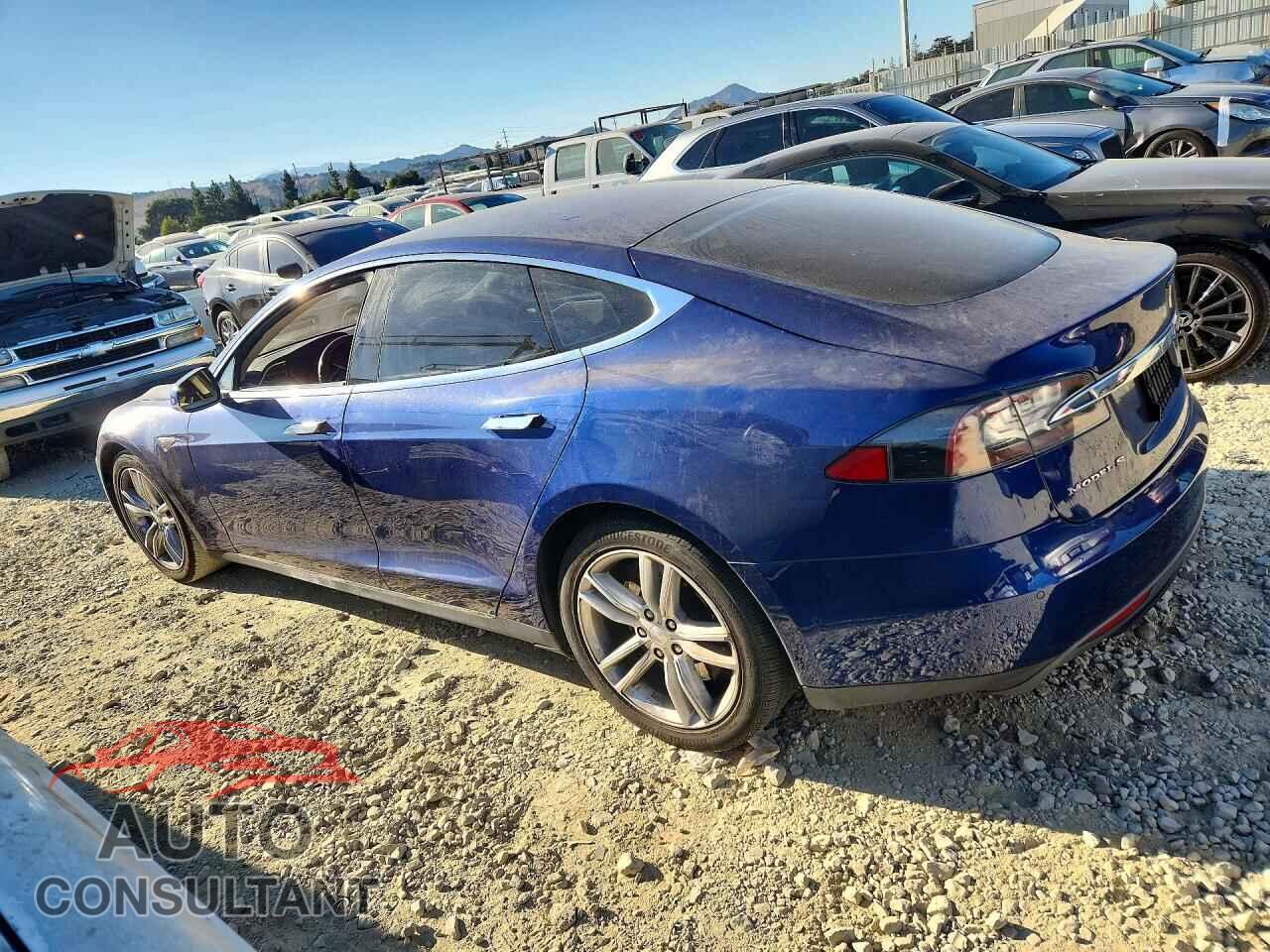 TESLA MODEL S 2015 - 5YJSA1E18FF105165