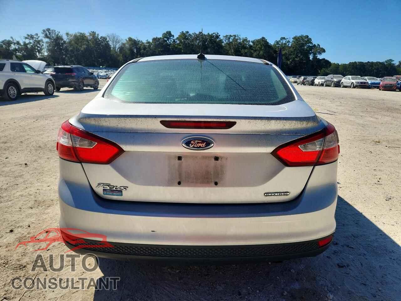 FORD FOCUS 2013 - 1FADP3E2XDL369807