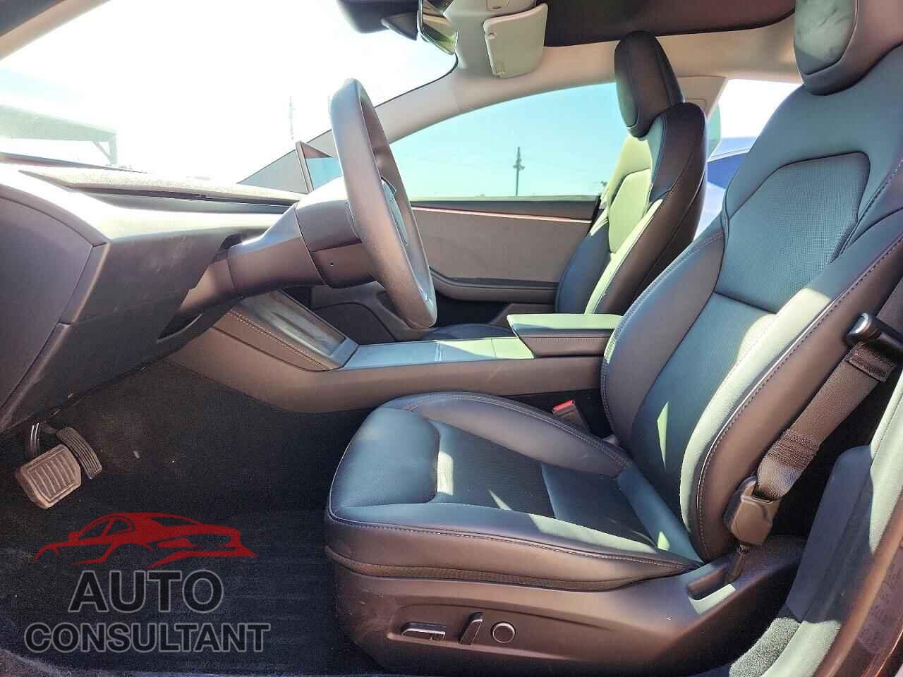 TESLA MODEL 3 2024 - 5YJ3E1EA4RF744091