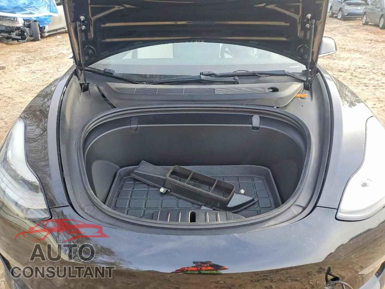 TESLA MODEL 3 2018 - 5YJ3E1EB6JF100377