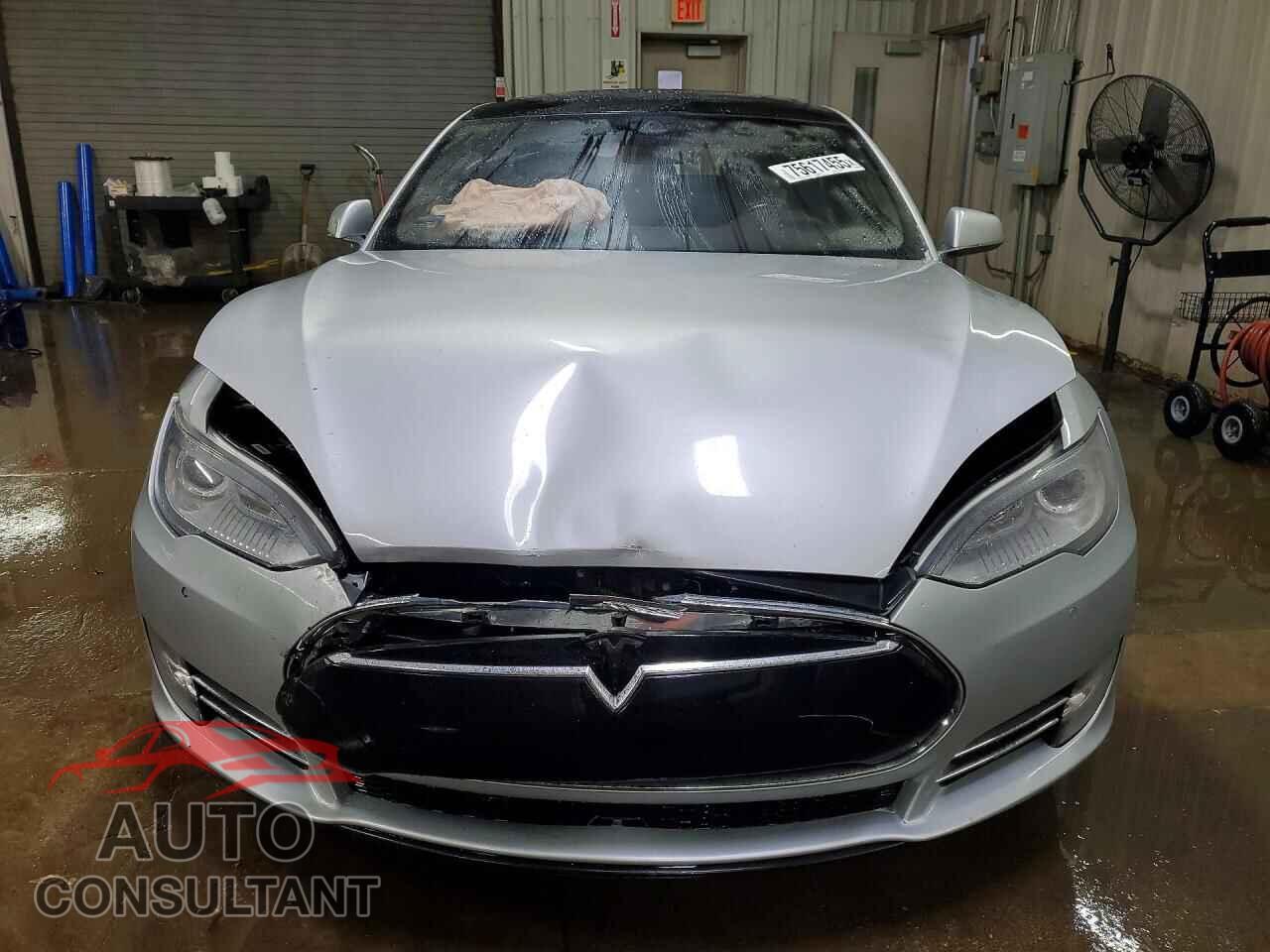 TESLA MODEL S 2015 - 5YJSA1E41FF114798