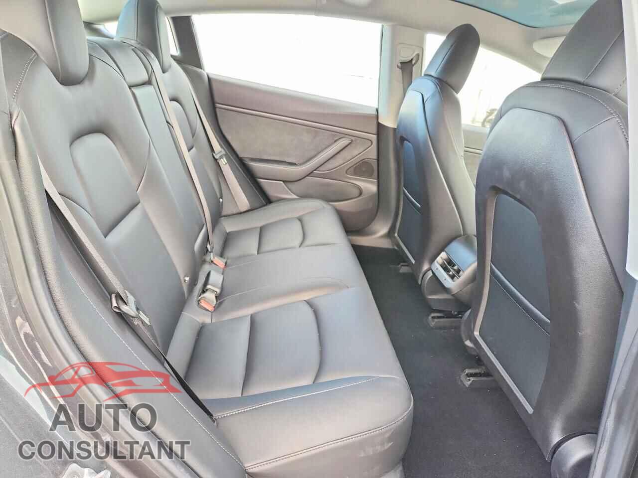 TESLA MODEL 3 2018 - 5YJ3E1EBXJF065861