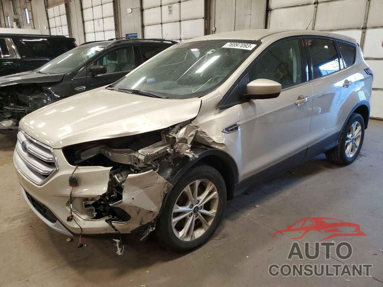 FORD ESCAPE 2017 - 1FMCU0G91HUB77968