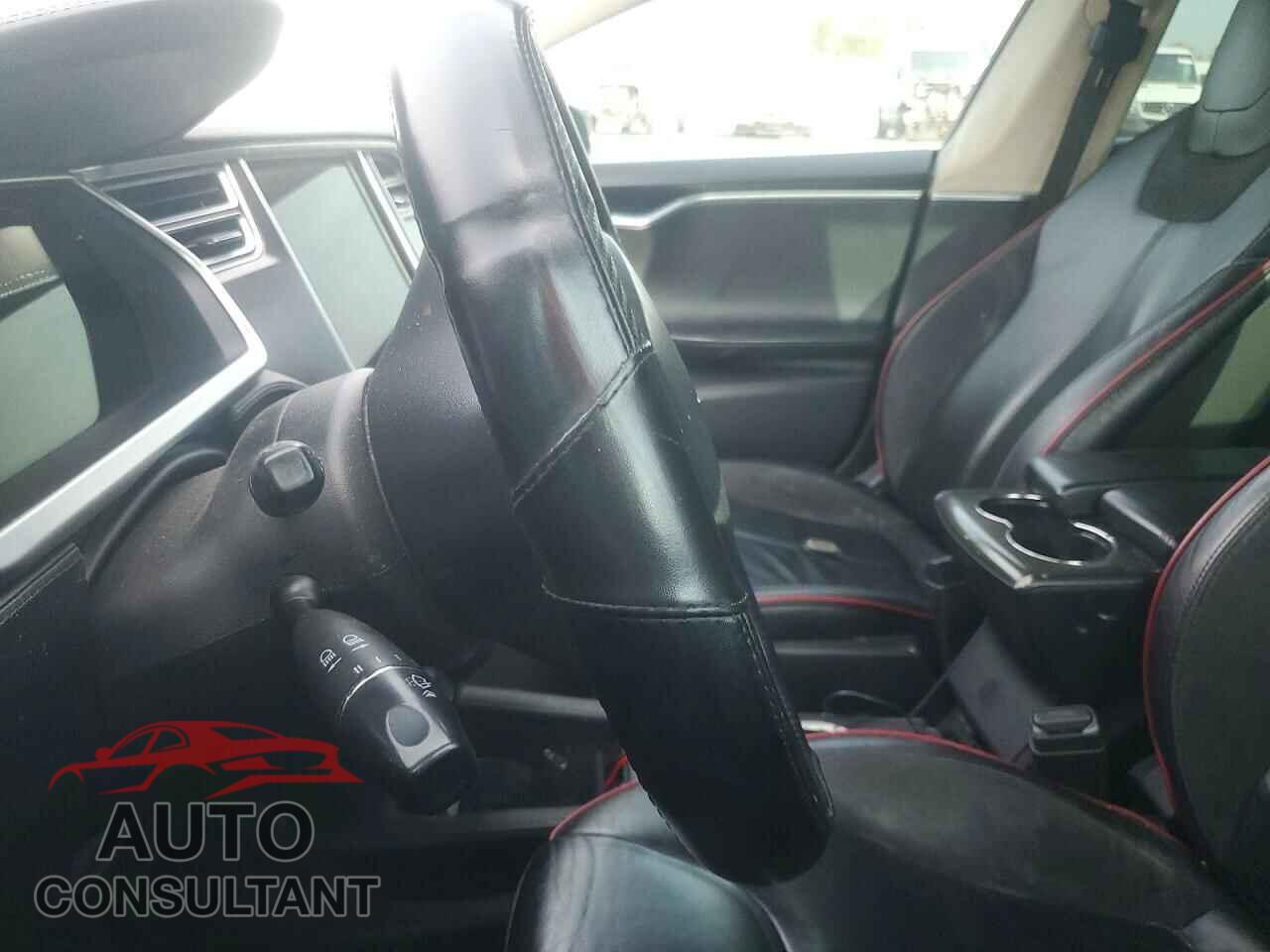 TESLA MODEL S 2013 - 5YJSA1DP8DFP27641
