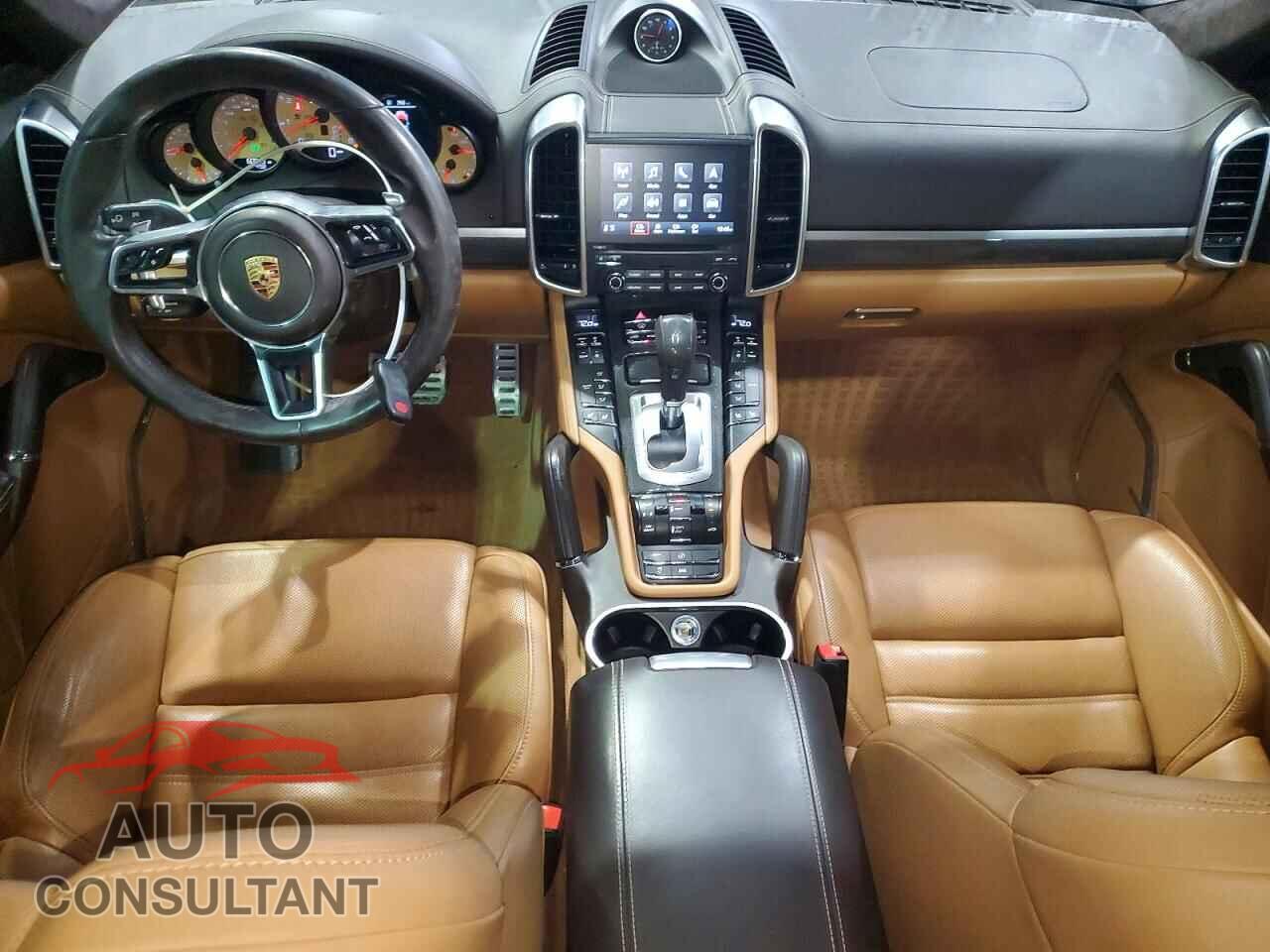 PORSCHE CAYENNE 2018 - WP1AC2A21JLA85324