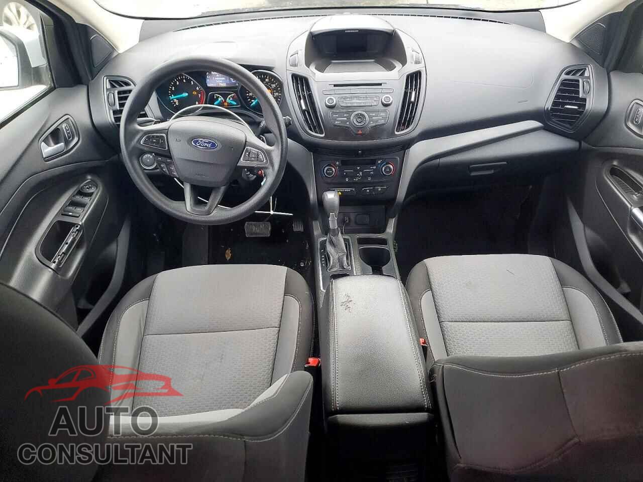 FORD ESCAPE 2017 - 1FMCU9GD4HUD94407