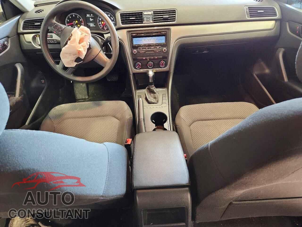 VOLKSWAGEN PASSAT 2013 - 1VWAP7A38DC070848
