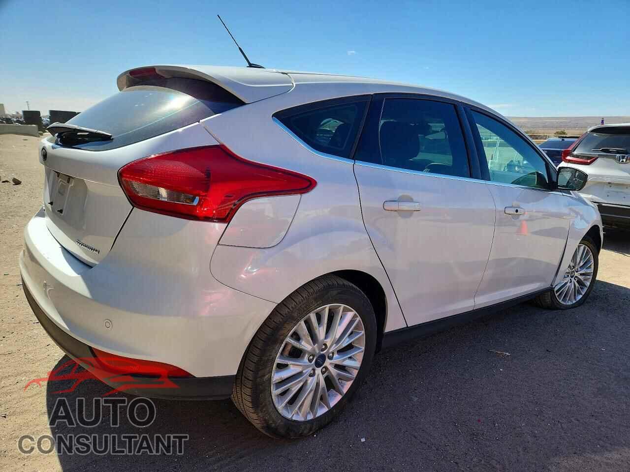 FORD FOCUS 2017 - 1FADP3N22HL343529