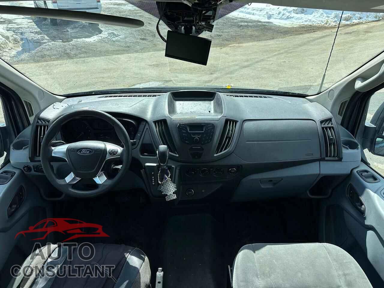FORD TRANSIT 2019 - 1FTYR3XM7KKA97868