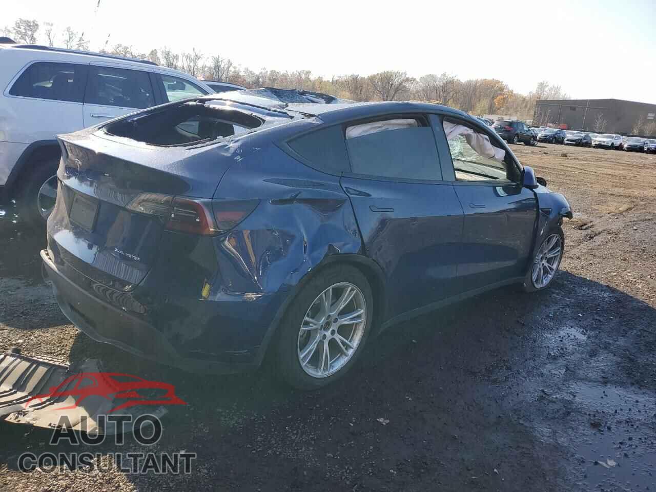 TESLA MODEL Y 2021 - 5YJYGDEE2MF293742