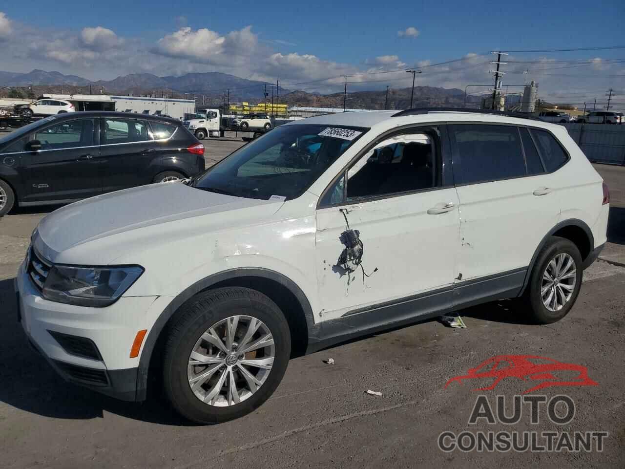 VOLKSWAGEN TIGUAN 2018 - 3VV1B7AX0JM116592