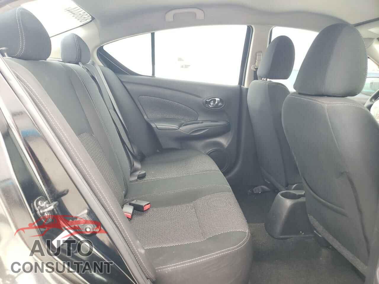 NISSAN VERSA 2019 - 3N1CN7AP3KL879571