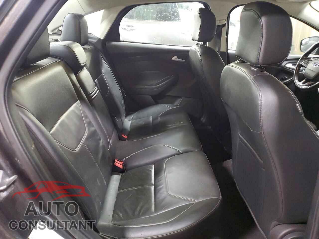 FORD FOCUS 2016 - 1FADP3F22GL302346