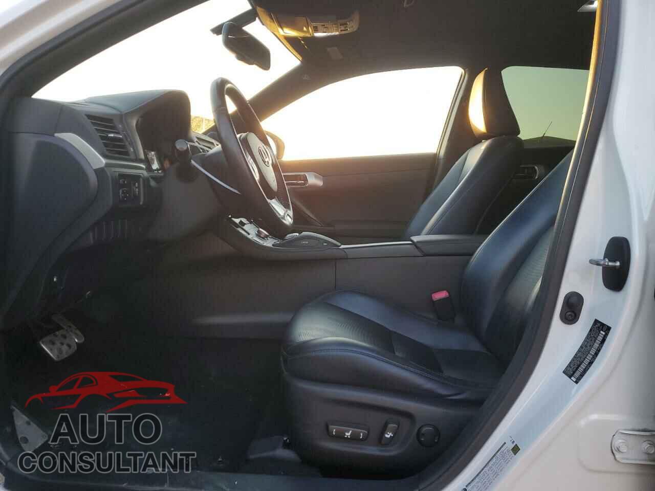 LEXUS CT 200 2012 - JTHKD5BH2C2064254