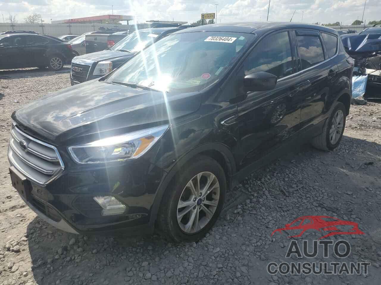 FORD ESCAPE 2017 - 1FMCU0GD7HUB20582