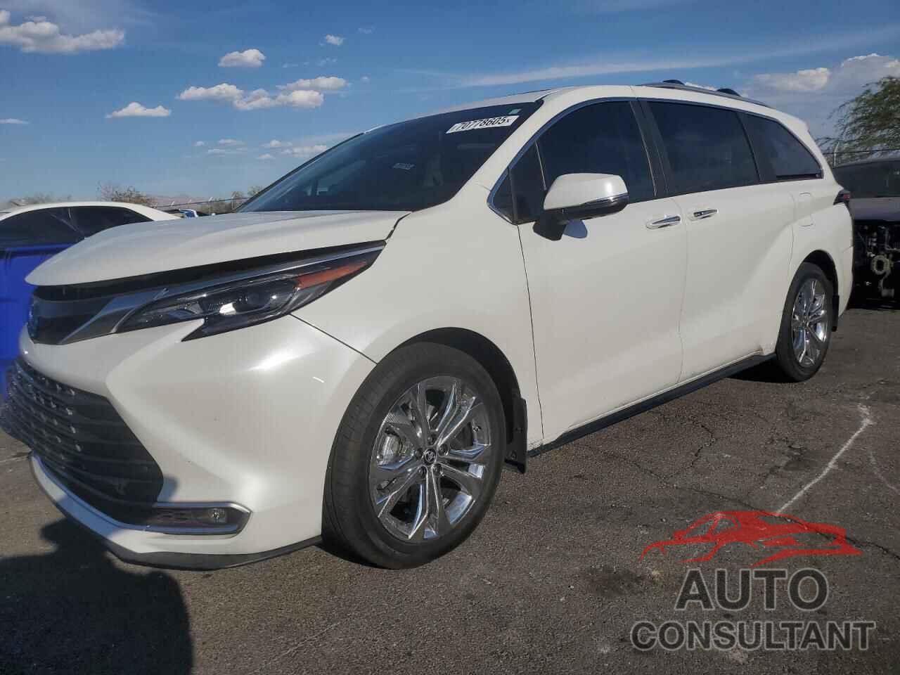 TOYOTA SIENNA 2024 - 5TDERKECXRS215390