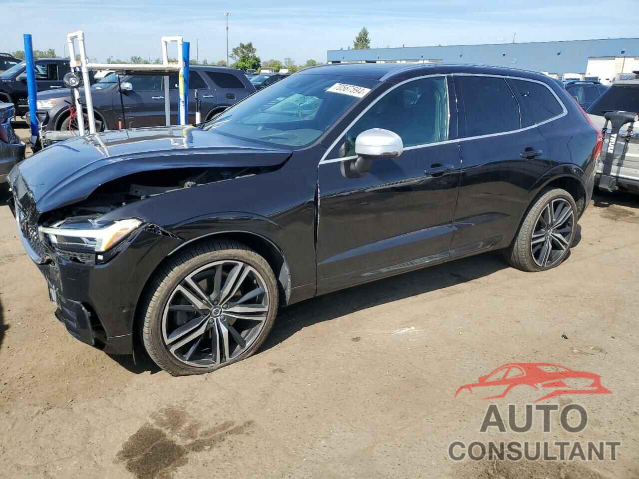 VOLVO XC60 2018 - YV4A22RM8J1011093