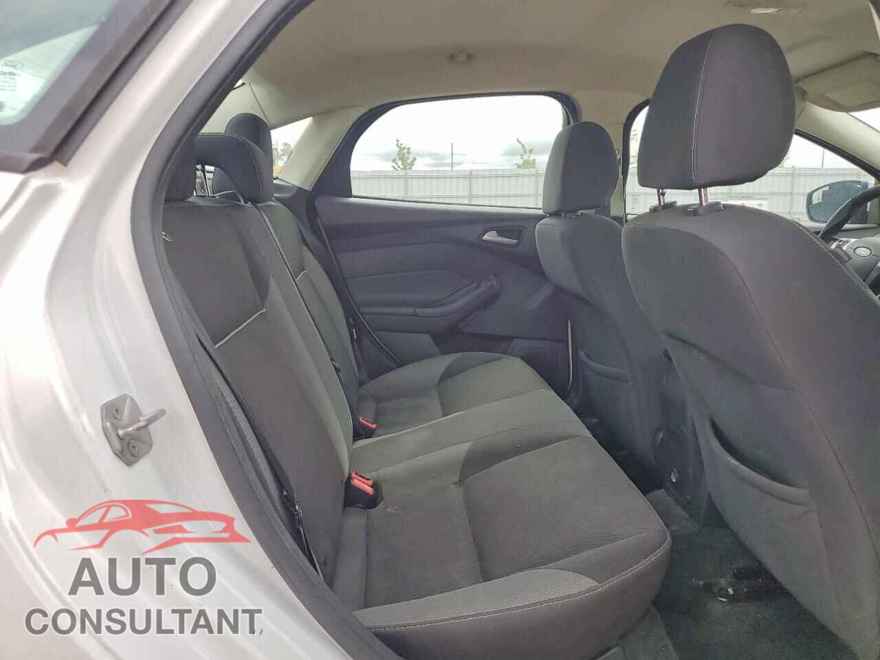 FORD FOCUS 2014 - 1FADP3F22EL124533