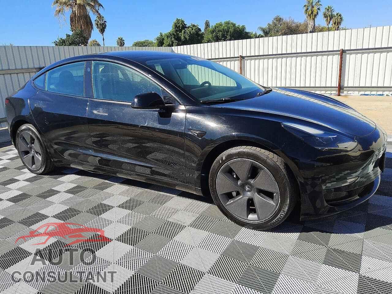 TESLA MODEL 3 2023 - 5YJ3E1EA5PF454679