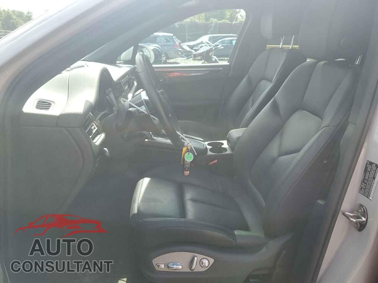 PORSCHE MACAN 2021 - WP1AA2A56MLB00663