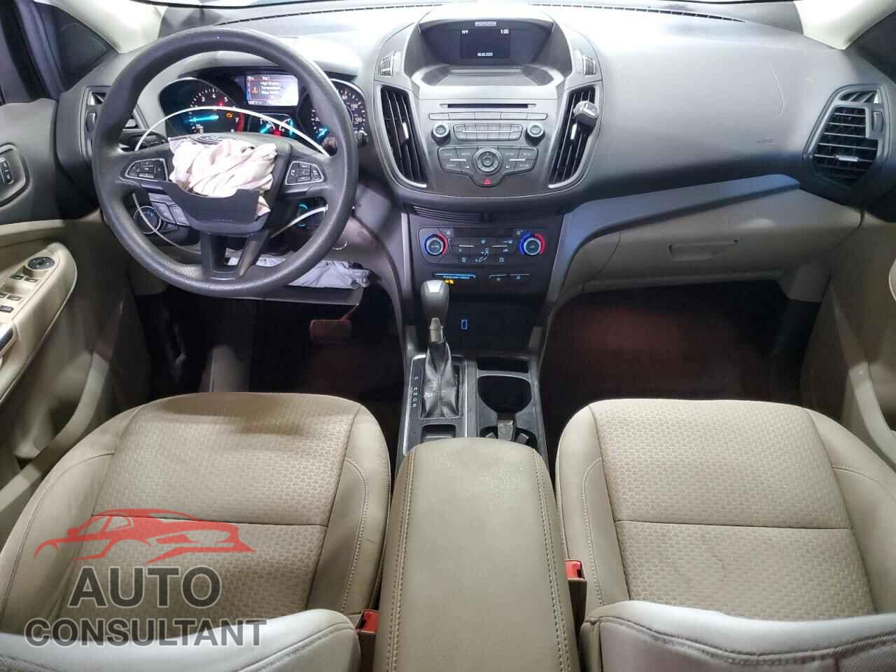 FORD ESCAPE 2017 - 1FMCU0GD3HUC06200