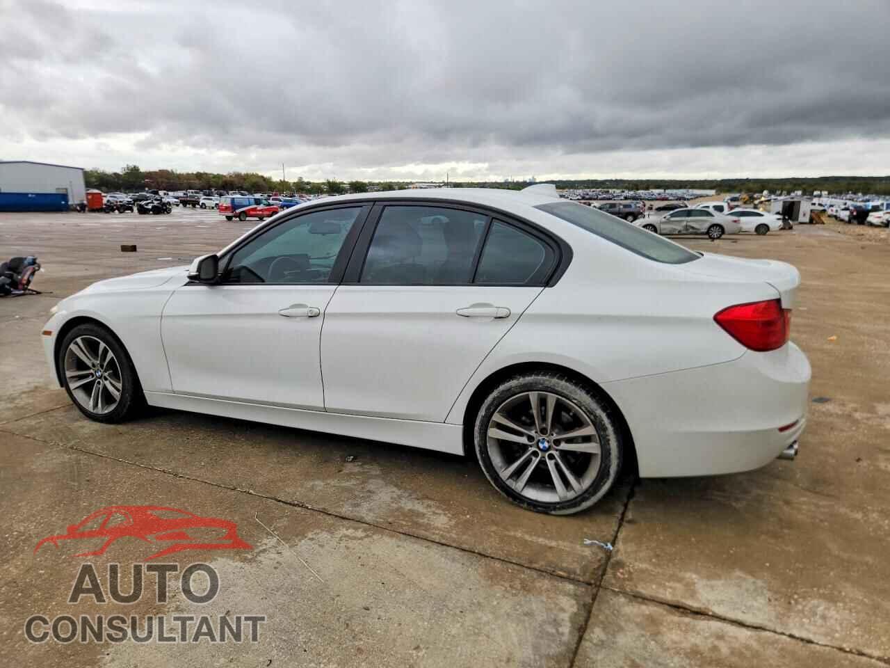 BMW 3 SERIES 2013 - WBA3C1G52DNR49129