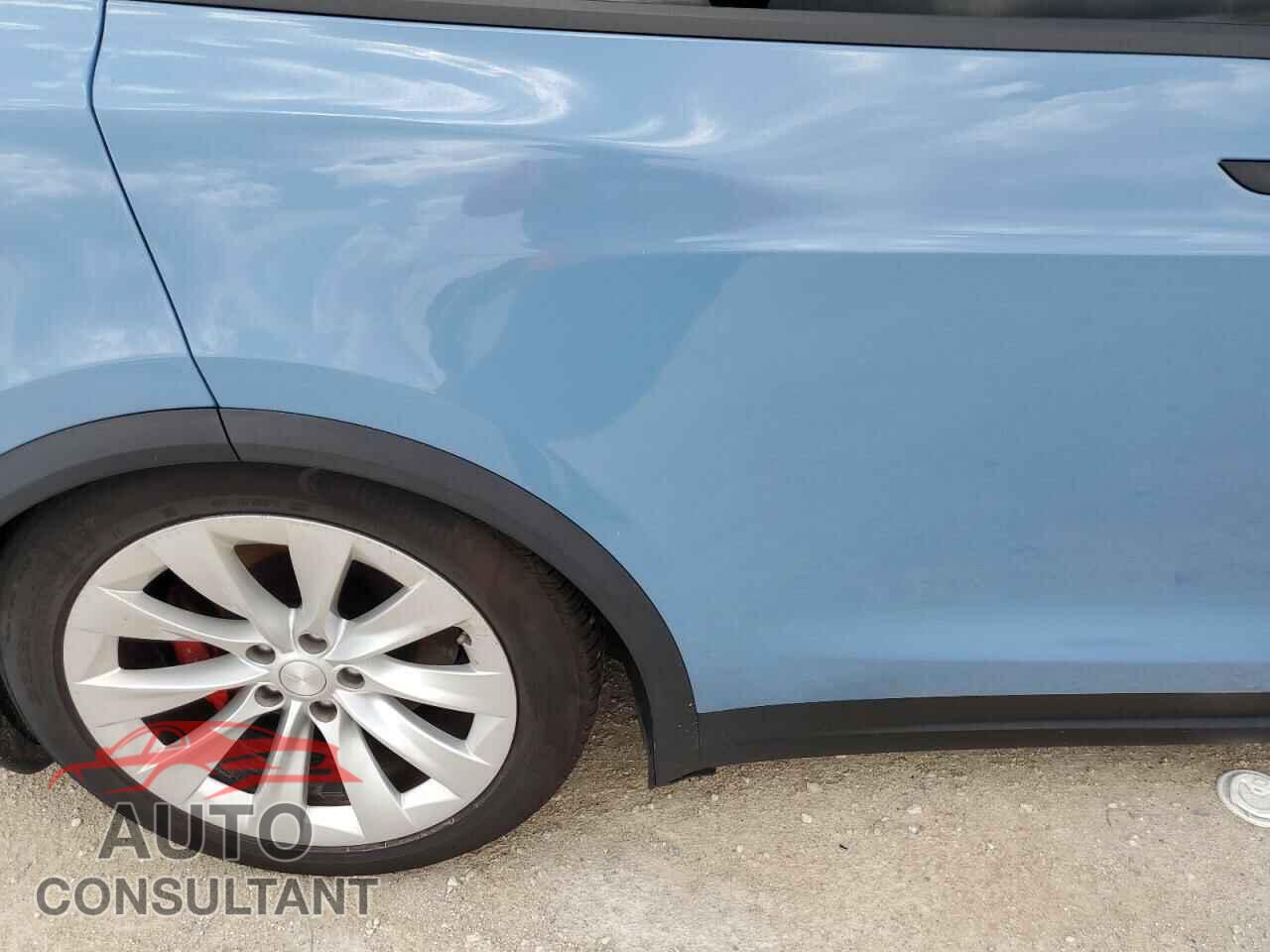 TESLA MODEL X 2016 - 5YJXCBE48GF015337