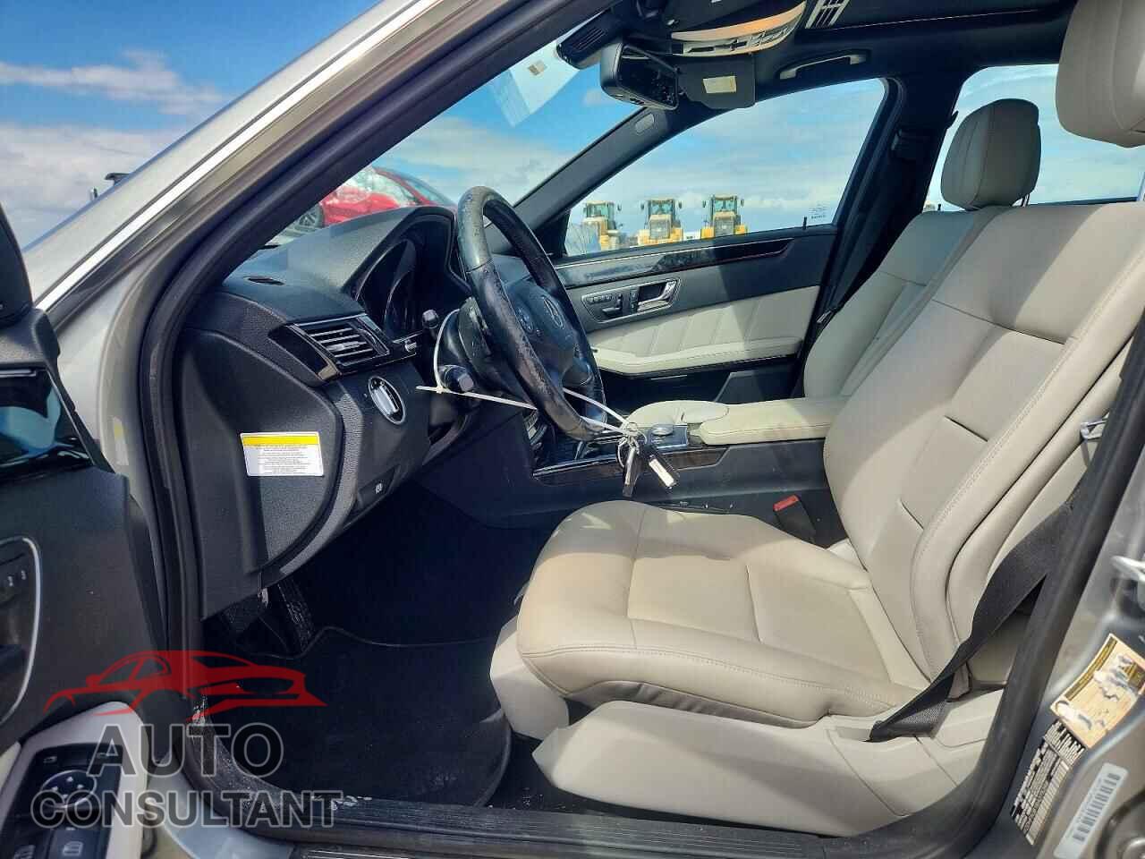 MERCEDES-BENZ E-CLASS 2011 - WDDHF5GB1BA275398