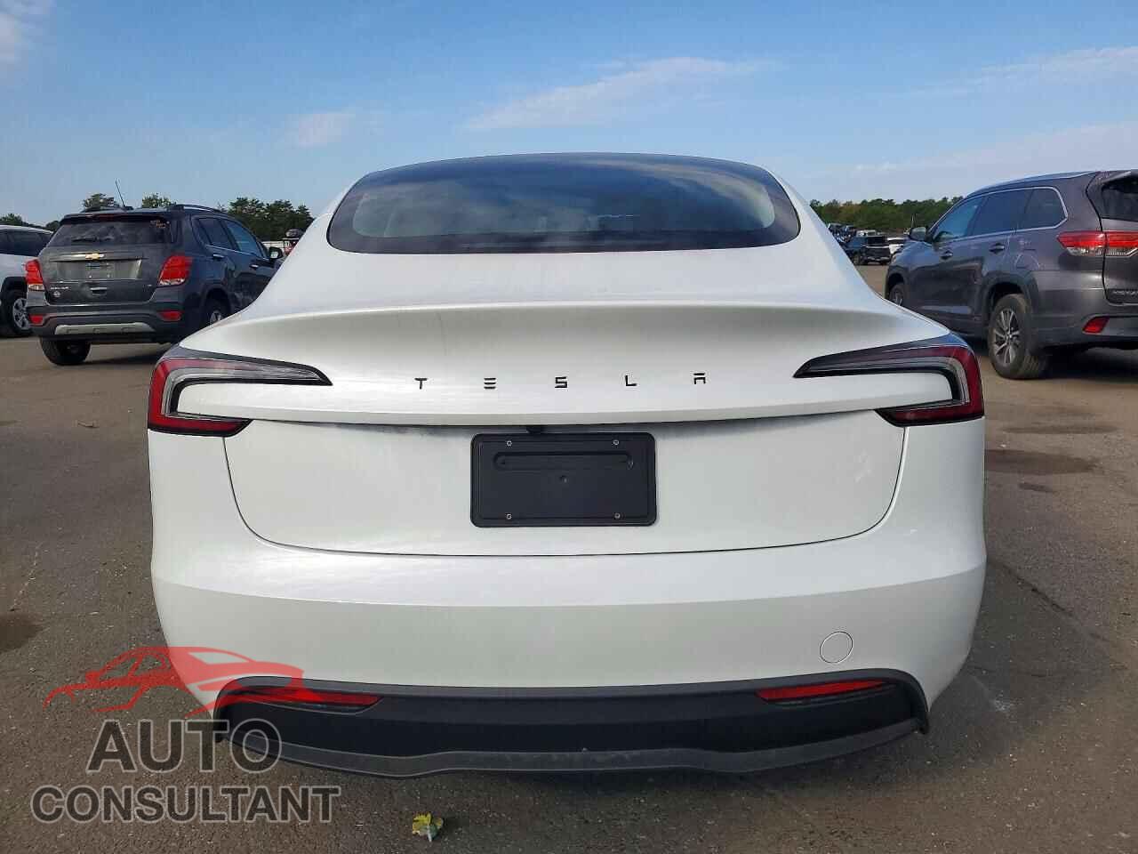 TESLA MODEL 3 2026 - 5YJ3E1EA3TF190033